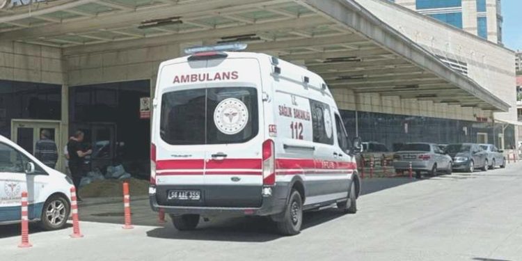 3 yaşındaki çocuk ikinci kattan düştü