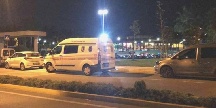 4 yaşındaki çocuk,  7 metrelik şişme oyun parkından düşerek yaralandı