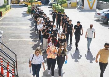 7 vilayette fuhuş operasyonu…14 kuşkulu yakalandı!