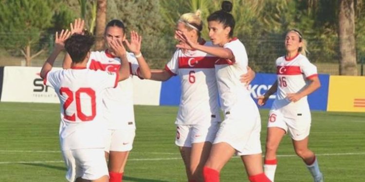 A Ulusal Bayan Futbol Ekibi Estonya’yı devirdi