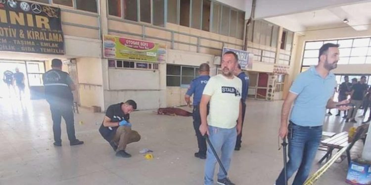 Adana’da silahlı hücum: Okey oynarken öldürüldü!