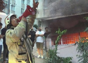 Avcılar’da mahallelinin yangın isyanı: ‘İçeride uyuşturucu kullananlar var’