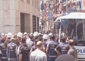 AYM kararı tekrar yok sayıldı: Cumartesi Anneleri bir kere daha gözaltına alındı