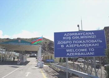 Azerbaycan, Laçın hudut denetim noktasındaki geçişleri süreksiz olarak durdurdu