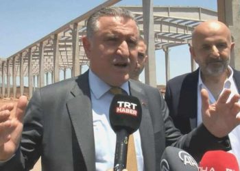 Bakan Osman Aşkın Bak’tan zelzele bölgesine yapılacak yurtlarla ilgili açıklama