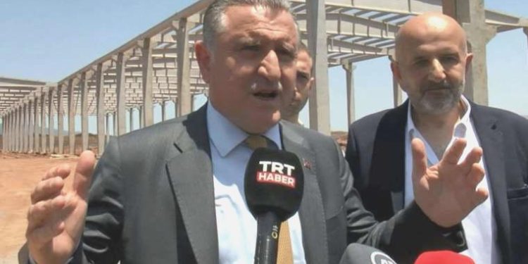 Bakan Osman Aşkın Bak’tan zelzele bölgesine yapılacak yurtlarla ilgili açıklama