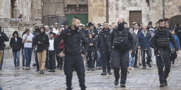 Batı Şeria’da gerginlik: Yahudi yerleşimciler, konut ve araçlara saldırdı