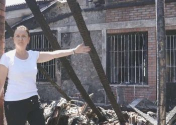 Belen’de orman yangını dehşeti: Sarsıntının yıkamadığı meskenler yerle bir oldu