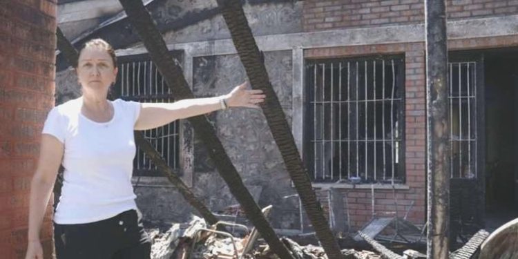 Belen’de orman yangını dehşeti: Sarsıntının yıkamadığı meskenler yerle bir oldu