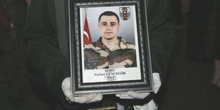 Bingöllü şehit son seyahatine uğurlandı