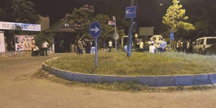 Büyükçekmece’de silahlı hücum: 1 meyyit, 1 ağır yaralı