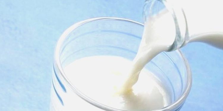 CHP’li Aytekin: Ulusal Süt Kurulu üreticiyi değil zincir marketleri düşünüyor