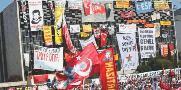 CHP’li Kayıhan Pala’dan, Seyahat davası tutukluklarına ziyaret: Hukuksuzluk son bulsun