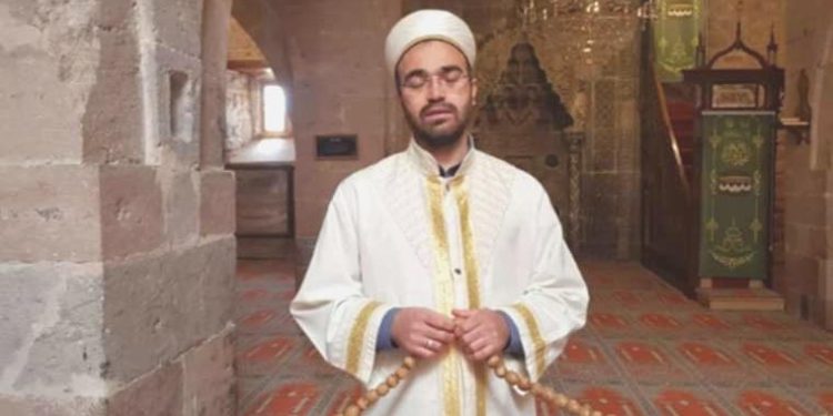 ‘Cin çıkarma’ mazeretiyle onlarca bayan ve çocuğu istismar etti: İmam, tutuklandı!