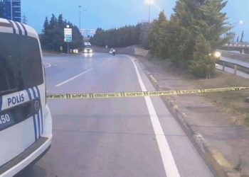 D-100 Karayolu üzerinde kaldırıma bırakılan cisim polisi alarma geçirdi