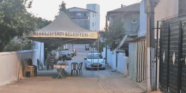 Demir kapının altına kalan 4 yaşındaki Aysima kurtarılamadı