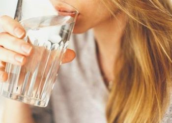 Diyetisyen uyardı: ‘Günlük en az 2,5 litre su tüketin’