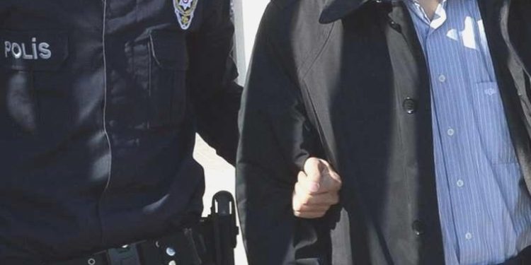 Edirne’de 2 FETÖ şüphelisi yakalandı