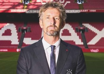 Edwin van der Sar, ağır bakıma kaldırıldı