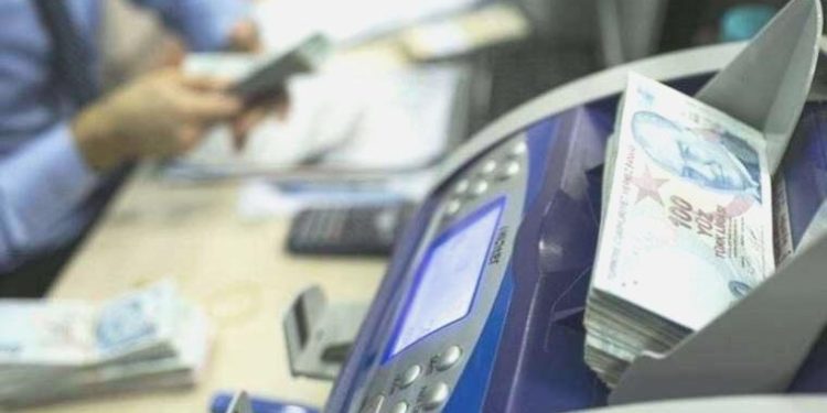 Emekli artırımı için masadaki yeni formül!