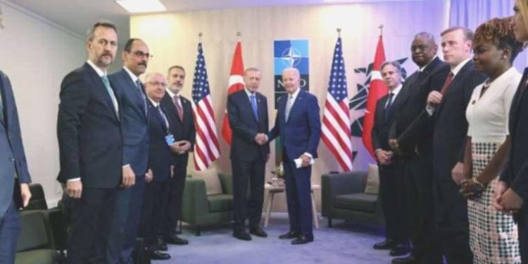 Erdoğan Biden’la görüştü