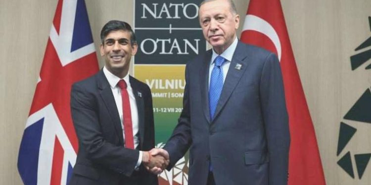 Erdoğan, İngiltere Başbakanı Sunak ile bir ortaya geldi