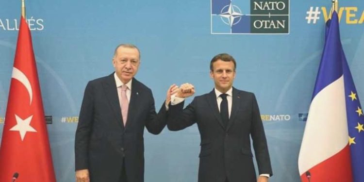 Erdoğan, Macron ile görüştü