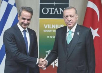 Erdoğan, Yunanistan Başbakanı Miçotakis ile bir ortaya geldi