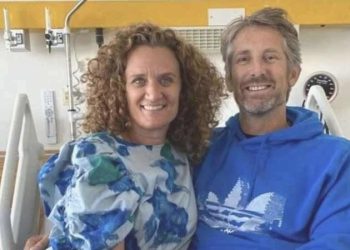 Eski Hollandalı kaleci Van der Sar ağır bakımdan çıktı