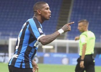 Everton, 38 yaşındaki Ashley Young’ı transfer etti