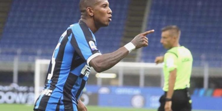 Everton, 38 yaşındaki Ashley Young’ı transfer etti