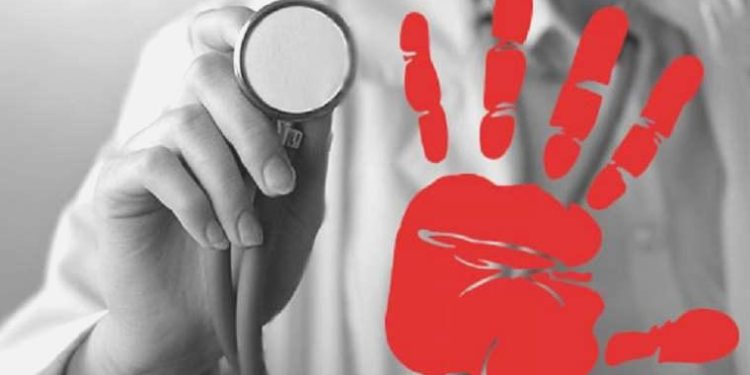 Fatura sağlıkçıya: Hastanedeki işçi, donanım ve aygıt eksikliği tabiplere ‘şiddet’ olarak dönüyor