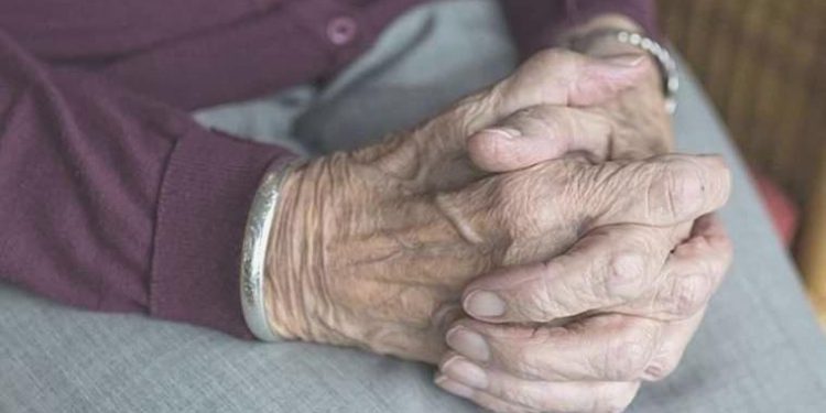 FDA, Alzheimer’ın ilerlemesini yavaşlattığı gözlenen ilaca tam onay verdi