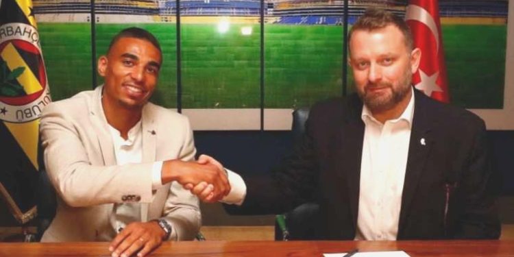 Fenerbahçe Alexander Djiku ile resmen kontrat imzaladı