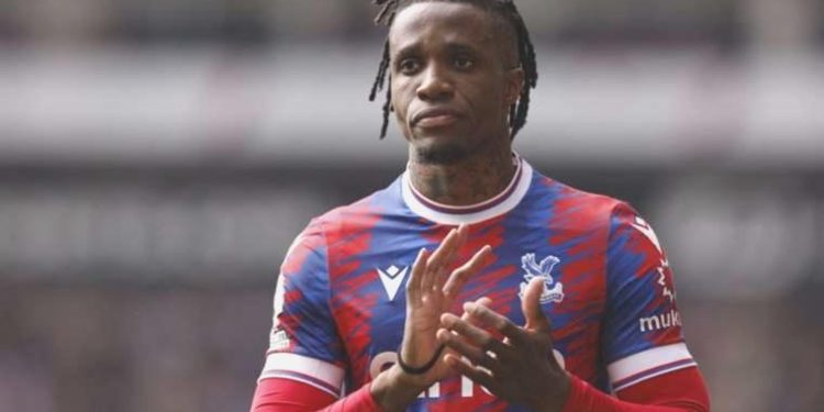 Fenerbahçe isteklerini yerine getirdi! Wilfried Zaha karar verecek
