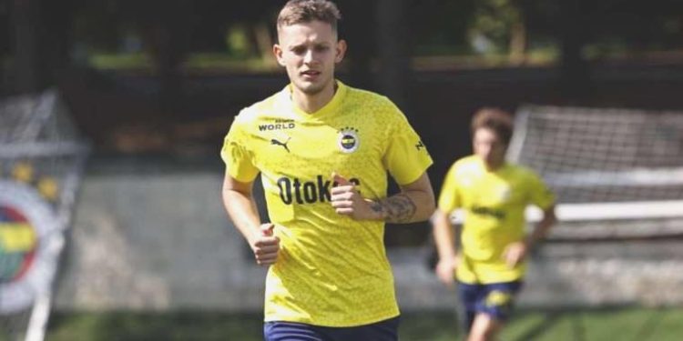 Fenerbahçe’de Sebastian Szymanski birinci idmanına çıktı