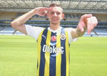 Fenerbahçeli futbolcu Sebastian Szymanski’den şampiyonluk bildirisi