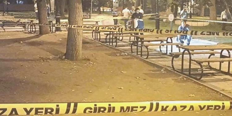 Gaziantep’te bıçakladığı bekçiler tarafından vurulan saldırgan öldü