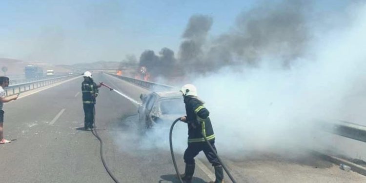 Gaziantep’te seyir halindeki araba alev alev yandı!