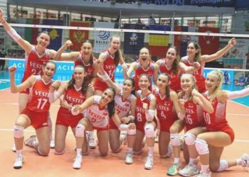 Genç ulusal kızlar finale yükseldi!