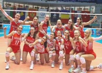 Genç ulusallar Romanya pürüzünü rahat geçti