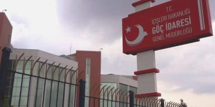 Göç Yönetimi: Türkiye’deki göçmen sayısı 4 milyon 893 bin