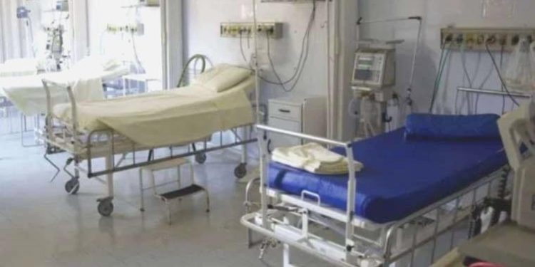 Hastanelerde hekim yok: Doktorlar yurtdışına gidiyor, yurttaşlar randevu alamıyor, ameliyatlar erteleniyor