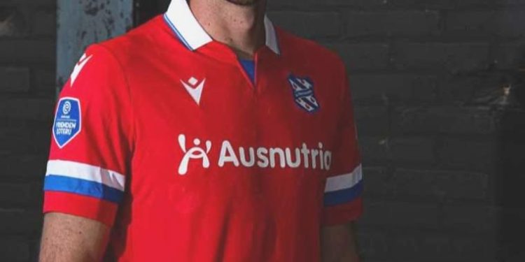 Hollandalı futbol kulübünün yeni dönem forması ülkeyi karıştırdı