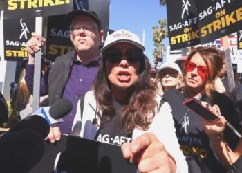 Hollywood: On binlerce oyuncu ve senaristin tarihi grevi ‘yıl sonuna kadar sürebilir’