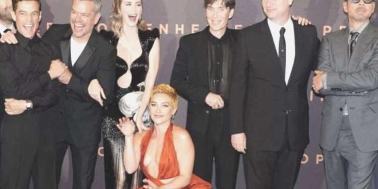 Holywood’da tarihi grev başladı, ünlü oyuncular Oppenheimer galasından erken ayrıldı