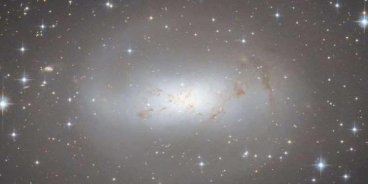 Hubble, Samanyolu’nun “yalnız komşusunu” görüntüledi