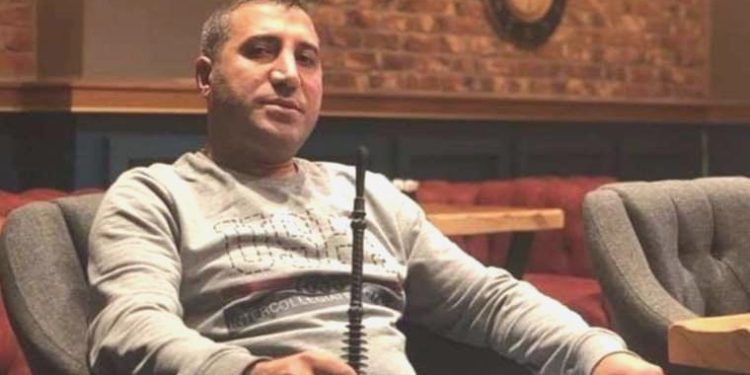 Husumetlisi başından vurarak öldürdü