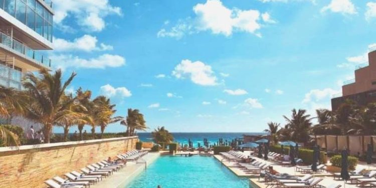 İktidar dolar arayışına çıkarken ülkenin en büyük döviz kaynağı turizmde alarm zilleri çalıyor: Tatsız dönem