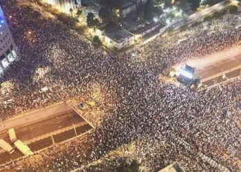 İsrail’de yüz binlerce kişi hükümetin yargı düzenlemesine karşı tekrar sokaklara indi